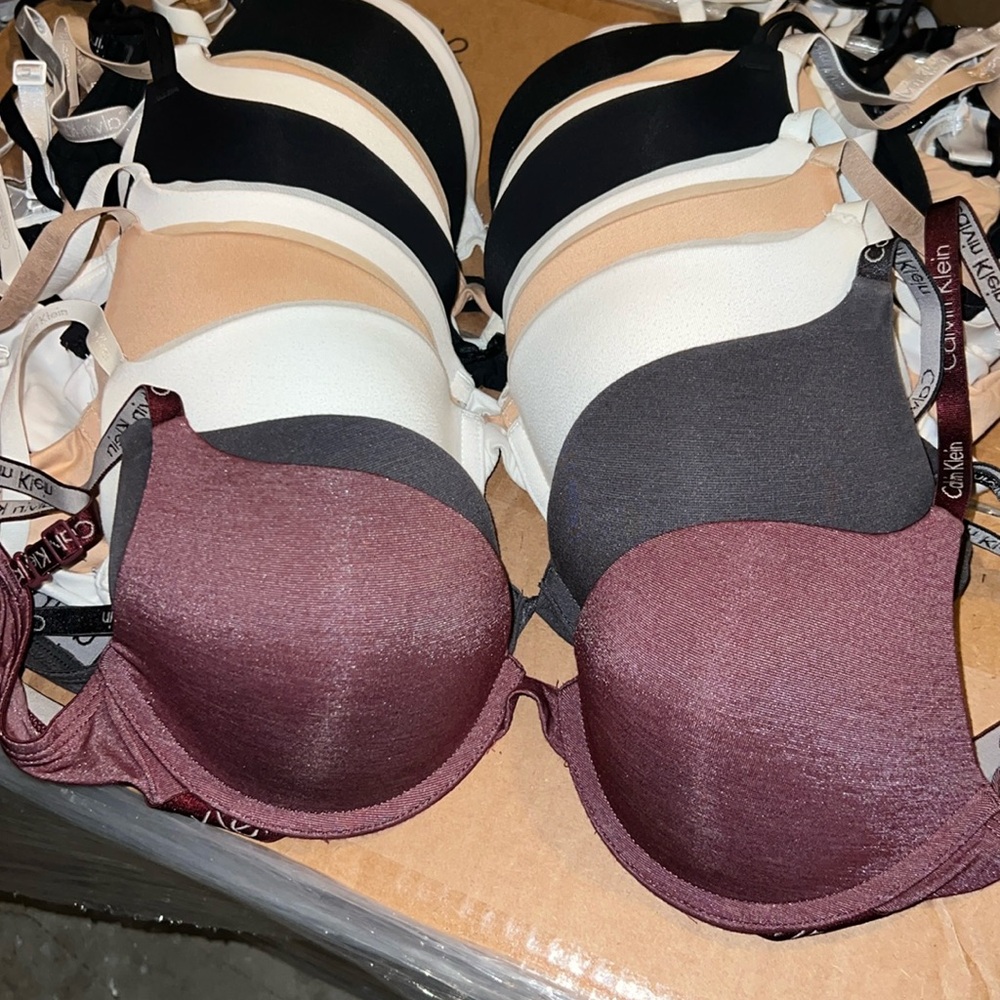 10 Calvin Klein Bras Like New for $14